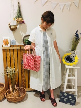 「イロチ買い」｜「アイテム（シャツワンピース）」を使った、aoki(∵)さん（レディース・165cm）の春コーディネート