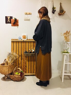 「アイテム（ネックウォーマー/スヌード、イエロー系）」を使った、aoki(∵)さん（レディース・165cm）の秋コーディネート