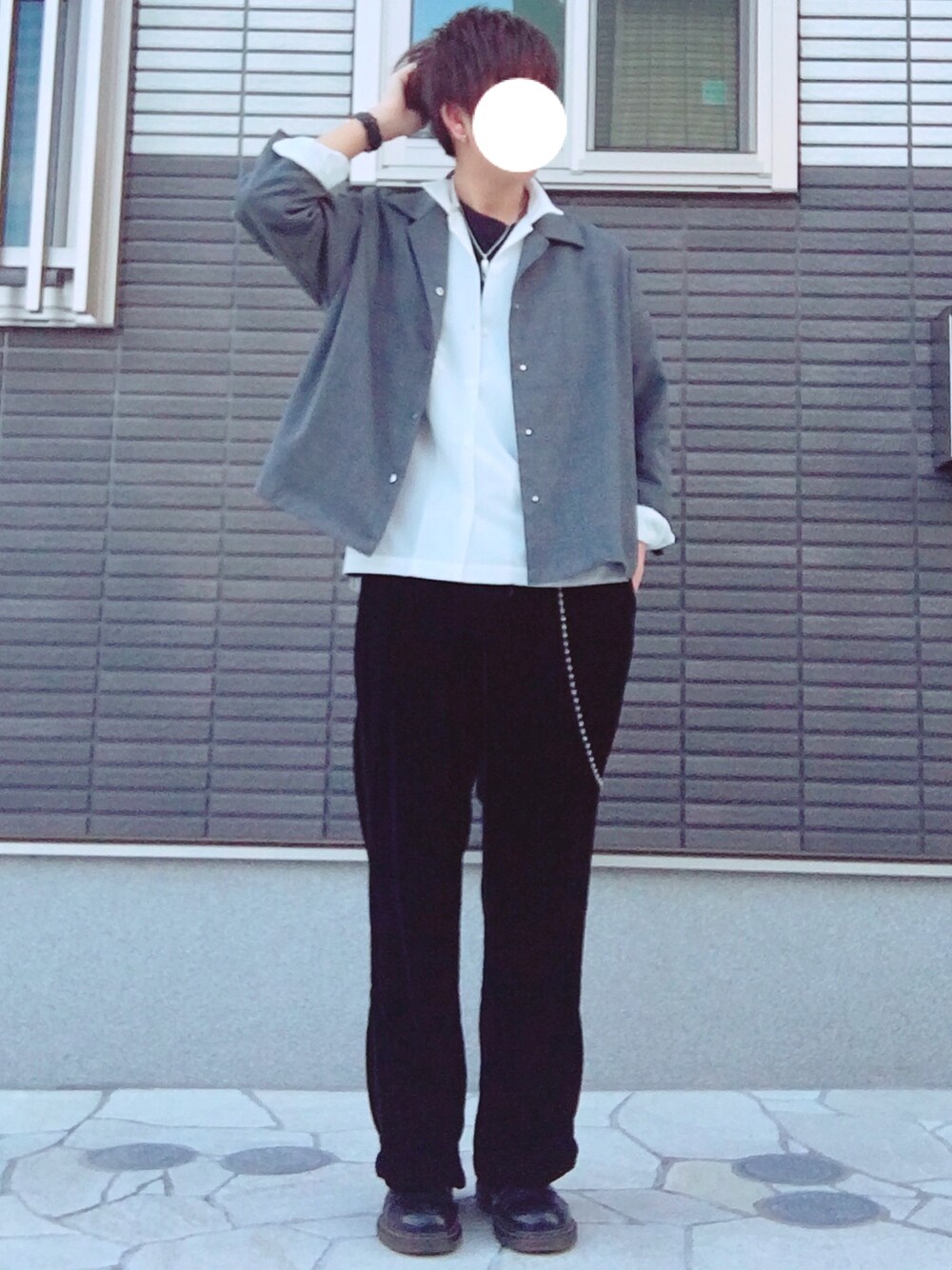 「STUDIOUS、Hanes、Lui's、ベルベット、ベロアパンツ、いいね、save、フォローお願いします🤑、おしゃれさんと繋がりたい、Dr.Martens」｜「STUDIOUSの【STUDIOUS】 パレットデシンオープンカラーシャツ（シャツ/ブラウス、ホワイト系）」を使った、takumi さん（メンズ・174cm）の春コーディネートの1枚目の写真
