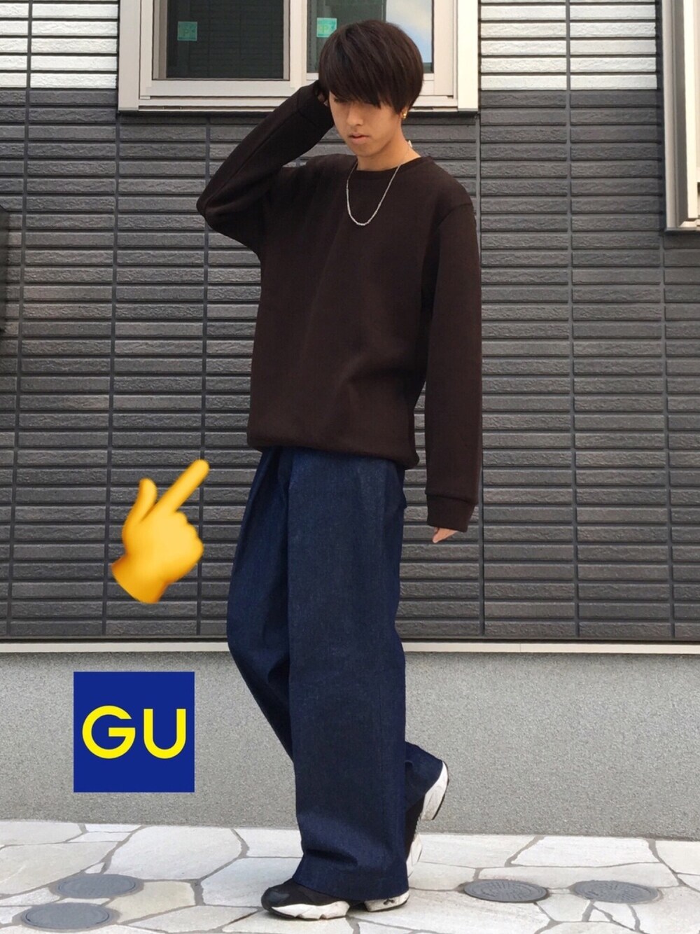 「秋冬コーデ、スウェット、デニムパンツ、GU、ゆるコーデ、JOHN LAWRENCE SULLIVAN、デニム、大学生、プチプラ、カジュアル」｜「GUのアイテム（スウェット、ブラウン系）」を使った、takumi さん（メンズ・174cm）の秋コーディネートの1枚目の写真