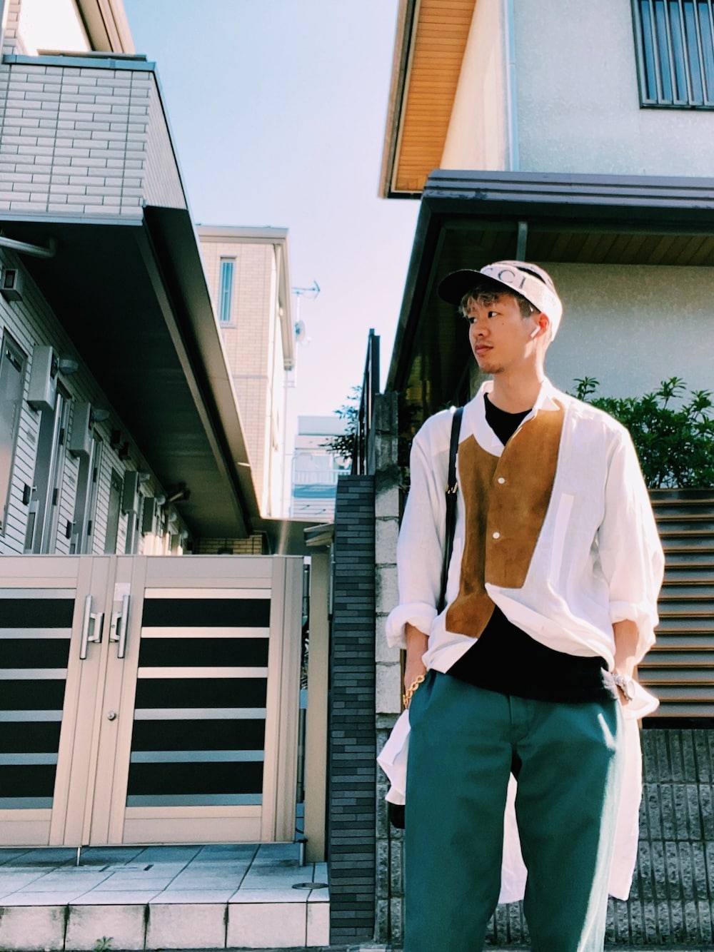 「マリンコーデ、春夏コーデ、春夏新作、春夏アイテム、春夏物」｜「LOEWEのアイテム（シャツ/ブラウス、ベージュ系）」を使った、hair stylist KENTAさん（メンズ・176cm）の春コーディネートの1枚目の写真