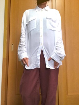 「AZUL by moussy（アズールバイマウジー）のアイテム（Shirts、ホワイト系）」を使った、eee333iiiさん（レディース・159cm）の秋コーディネート