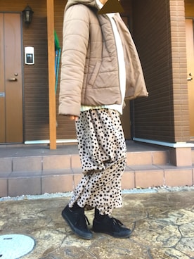 「アイテム（ダウンジャケット/コート、ベージュ系）」を使った、eee333iiiさん（レディース・159cm）の春コーディネート