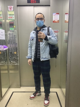 「アイテム（メッセンジャーバッグ、グリーン系）」を使った、van----------さん（メンズ・175cm）の冬コーディネート