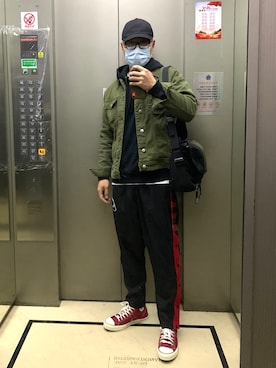 「アイテム（デニムジャケット、グリーン系）」を使った、van----------さん（メンズ・175cm）の春コーディネート