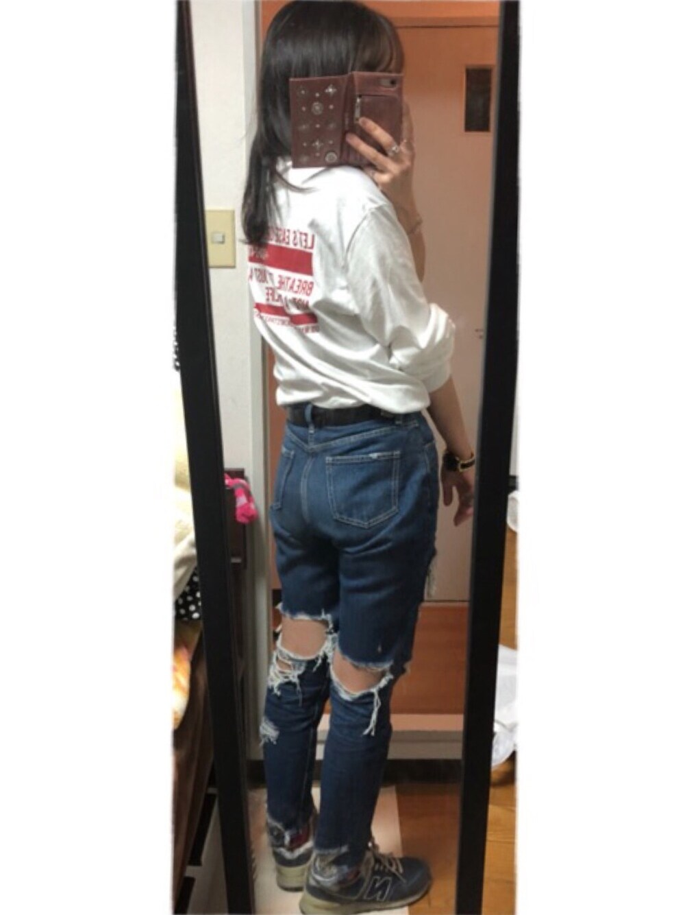 「ドラフトエヴリス」｜「EVRISのLINE LOGOロンT（Tシャツ/カットソー、ホワイト系）」を使った、まおまおさん（レディース・162cm）の春コーディネートの1枚目の写真