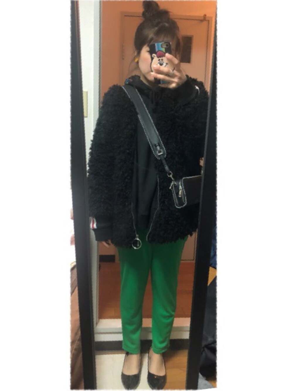 「ドラフトエヴリス」｜「EVRISのアイテム（パーカー、ブラック系）」を使った、まおまおさん（レディース・162cm）の春コーディネートの1枚目の写真