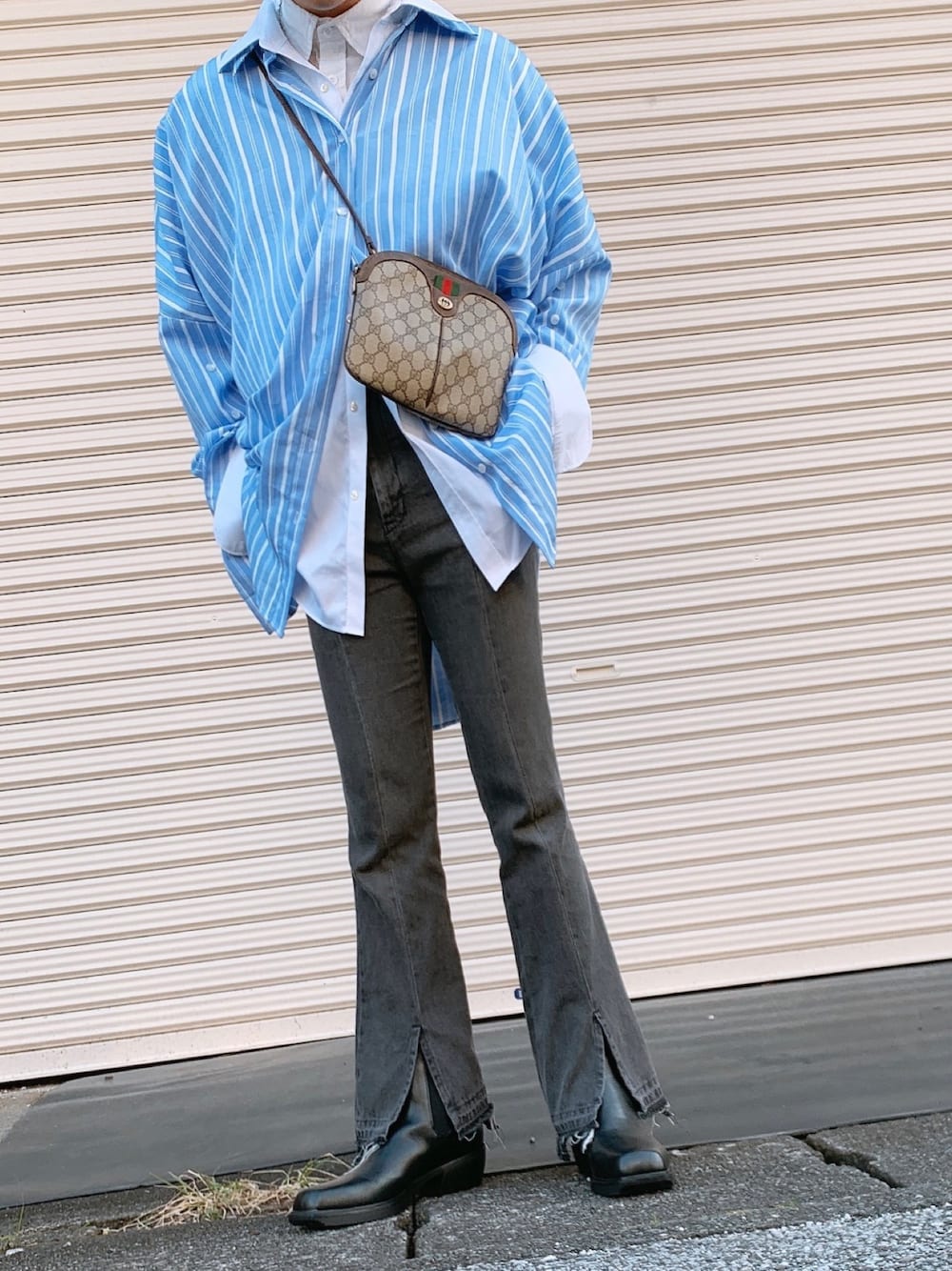 「はるコーデ、春服、シンプルコーデ、レイヤードスタイル、フレアパンツ、春めきシューズ、韓国ファッション、韓国ブランド」｜「kutirのアイテム（その他パンツ、グレー系）」を使った、mmsshhさん（メンズ・170cm）の春コーディネートの1枚目の写真