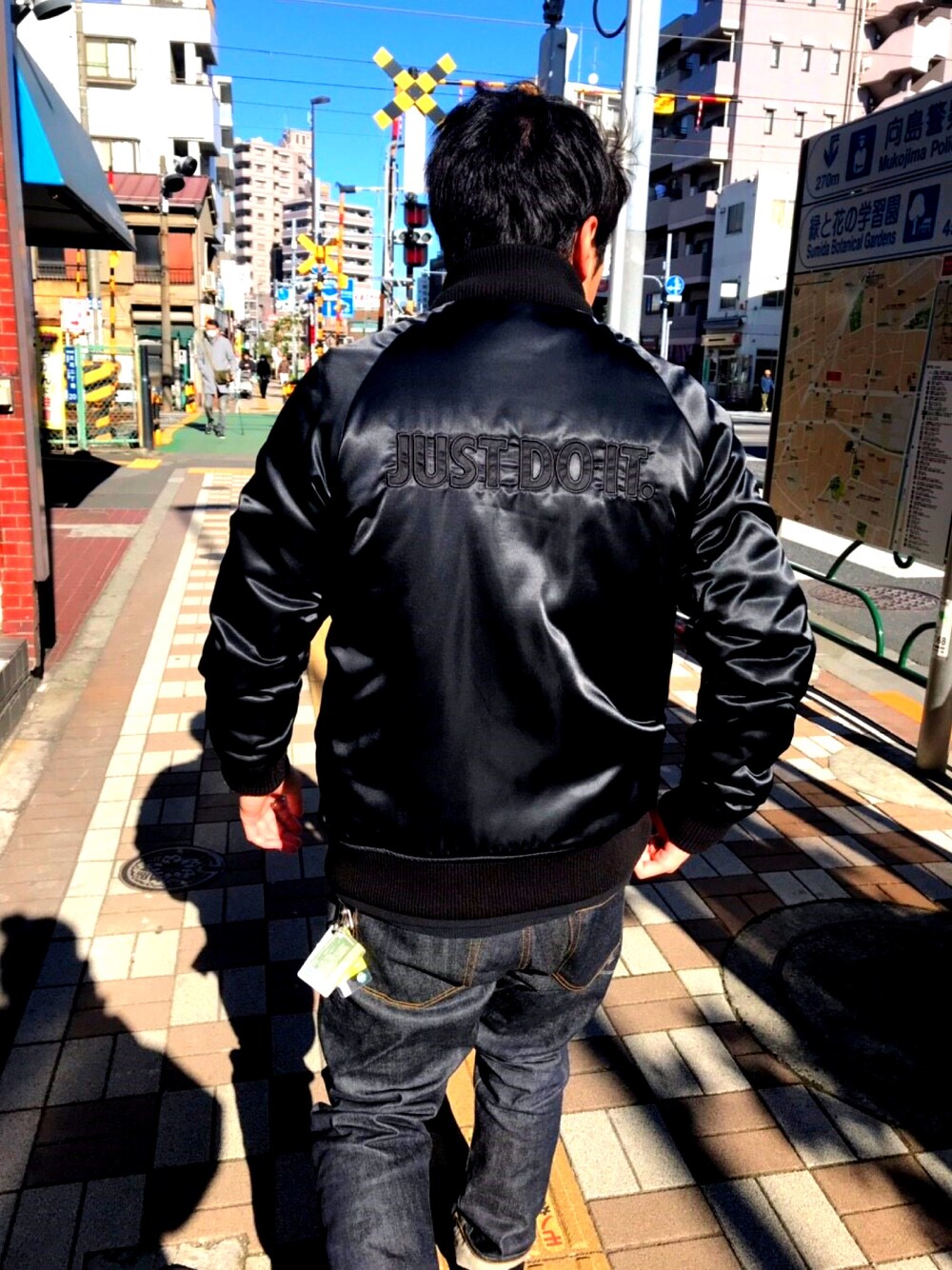 F.C.R.B.のスタジャンを使った人気ファッションコーディネート（年齢