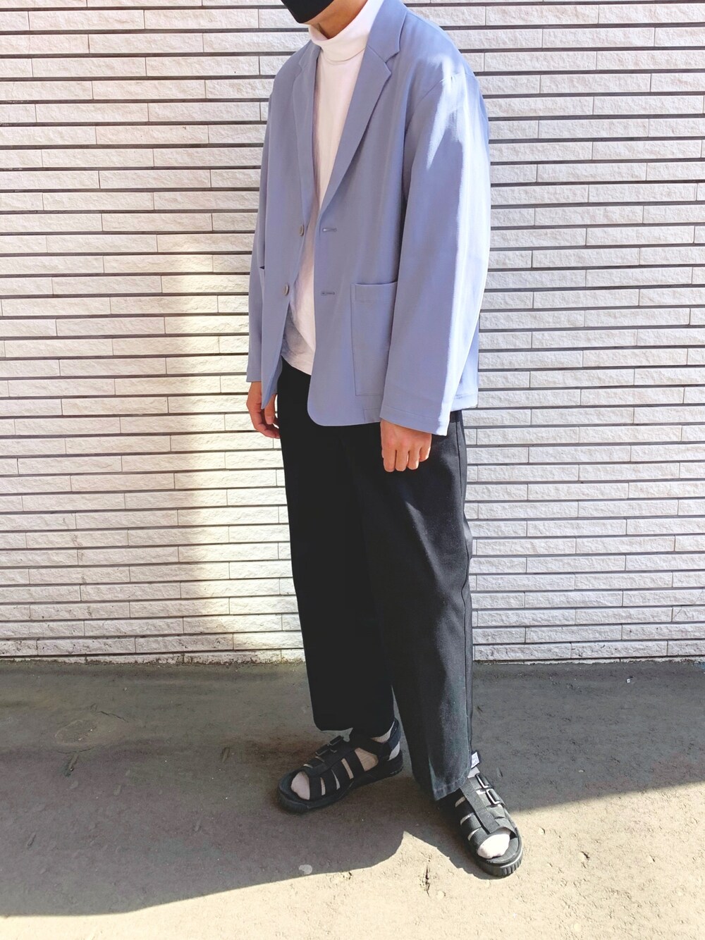 「休日スタイル、ワイドパンツ、お洒落さんとつながりたい、UNIQLO、オーバーサイズ、キレイめ、ペールトーン、ジャケット」｜「JOURNAL STANDARDのSTRETCH KARZE  / ストレッチカルゼ: スロージャケット[セットアップ対応] #（テーラードジャケット、ブルー系）」を使った、ぶらいあんさん（メンズ・184cm）の春コーディネートの1枚目の写真