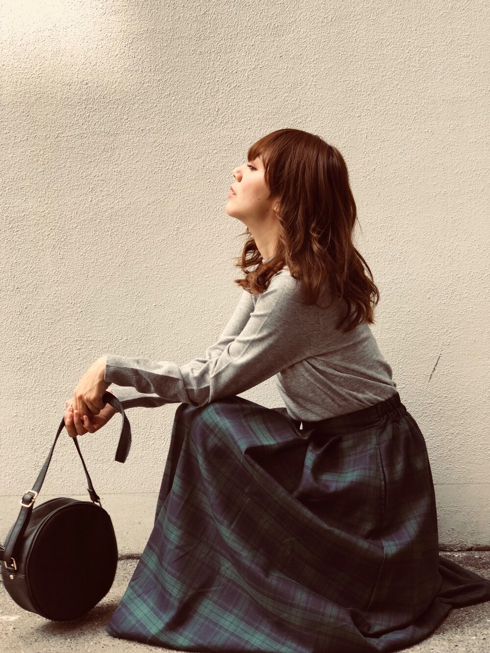 「チェックスカート、大人カジュアル、秋のコーデ、オトナ女子、ママコーデ、シンプル、グリーン」｜「CHARM BERRY TICのウエストタック Aライン チェックスカート（スカート、グリーン系）」を使った、LIB-Uさん（レディース・167cm）の秋コーディネートの1枚目の写真