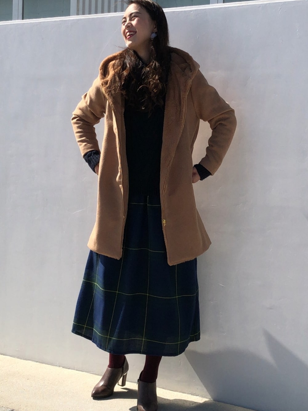 「チェックスカート、カジュアルコーデ、秋のコーデ、大人カジュアル、オトナ女子、アウター、きれいめカジュアル、ママコーデ」｜「MARBLE WALTSの2wayで着れるウールブレンドフードコート（その他アウター、イエロー系）」を使った、LIB-Uさん（レディース・170cm）の秋コーディネートの1枚目の写真