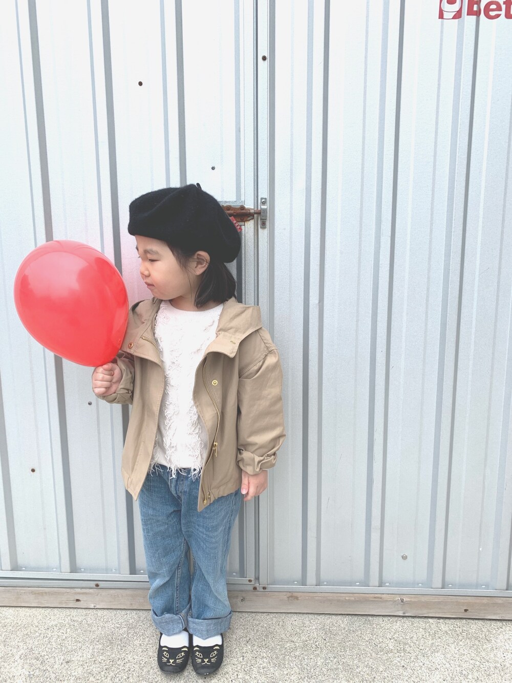 「春コーデ、キッズコーデ、カジュアル、デニム、Levi's、女の子、4歳」｜「GUのアイテム（ブルゾン、ベージュ系）」を使った、c.y.s𖡼.𖤣𖥧さん（キッズ・90cm）の春コーディネートの1枚目の写真