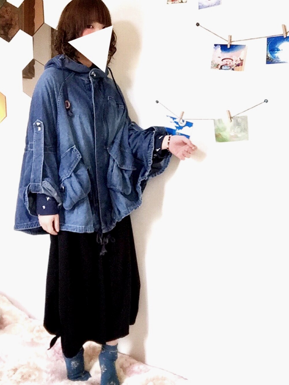 「はるコーデ、オーバーサイズ、デニム、ポンチョ、スリットパンツ、used、カジュアル、jouetie」｜「jouetieのアイテム（ポンチョ、ブルー系）」を使った、H.O.N.Oさん（レディース・151cm）の春コーディネートの1枚目の写真