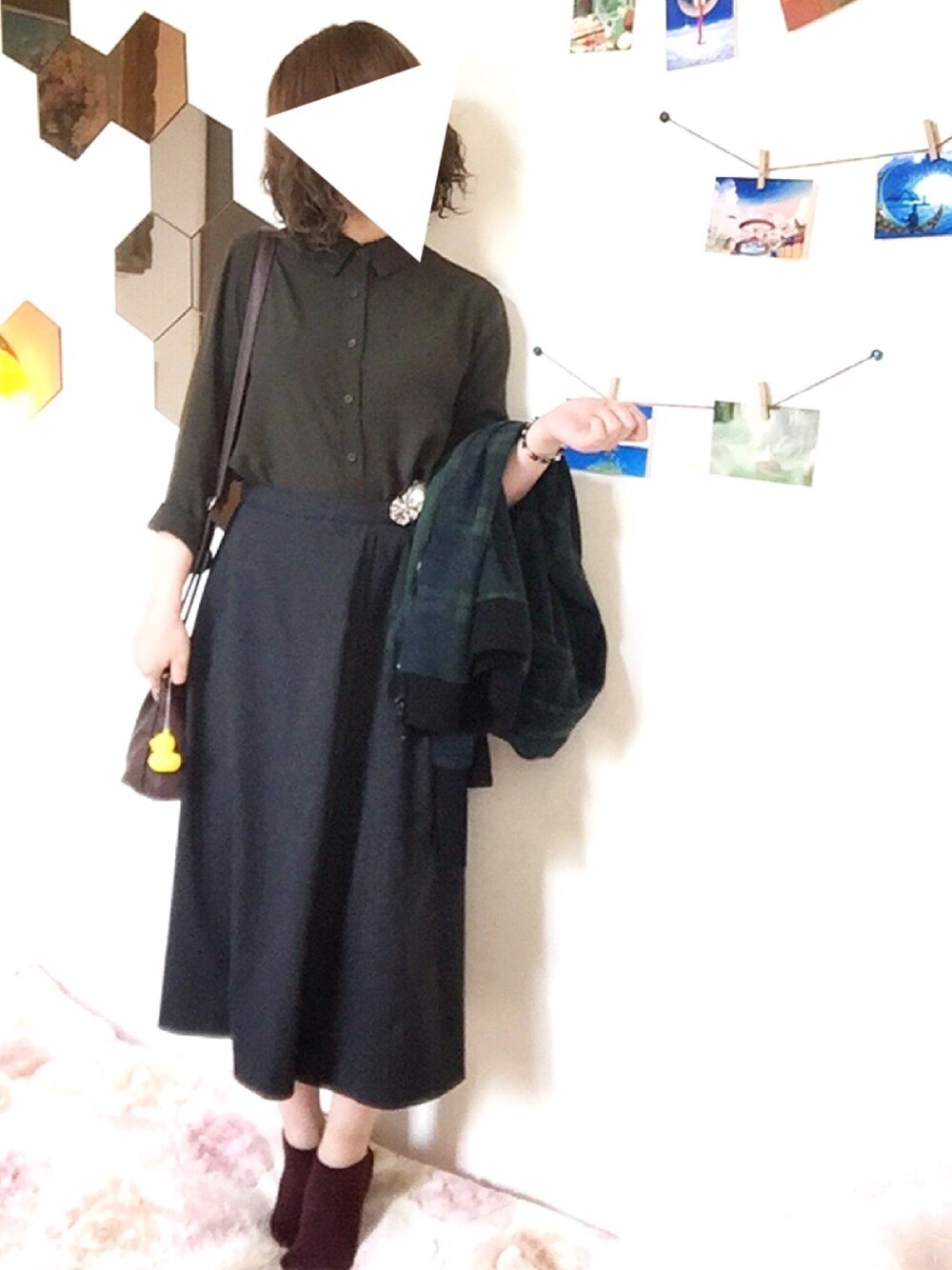 「UNIQLO、シンプル、きれいめカジュアル、春コーデ、大人カジュアル、あひる、レーヨンエアリーブラウス、プチプラ」｜「UNIQLOのWOMEN レーヨンエアリーブラウス（長袖）（シャツ/ブラウス、グリーン系）」を使った、H.O.N.Oさん（レディース・151cm）の春コーディネートの1枚目の写真