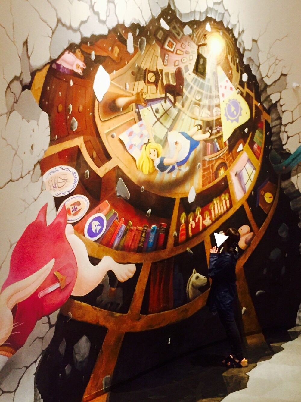 「メルヘン、シンプルコーデ、デニムリメイク、カジュアルコーデ、紺、アリスインワンダーランド、トリックアート」｜「Märchenのアイテム（その他、その他）」を使った、H.O.N.Oさん（レディース・151cm）の春コーディネートの1枚目の写真