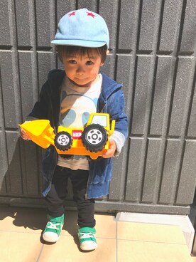 「H&M（エイチ・アンド・エム）のアイテム（その他パンツ）」を使った、emaさん（キッズ・80cm）の春コーディネート