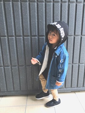 「Guess（ゲス）のアイテム（デニムジャケット）」を使った、emaさん（キッズ・90cm）の秋コーディネート