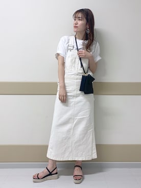 「サロペットスカート」｜「アイテム（その他シューズ）」を使った、hanaka.さん（レディース・171cm）の春コーディネート