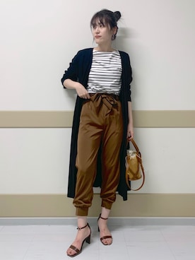 「サテンパンツ」｜「アイテム（ノーカラーコート）」を使った、hanaka.さん（レディース・171cm）の春コーディネート