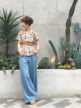 フラワープリントシャツを使った人気ファッションコーディネート - WEAR