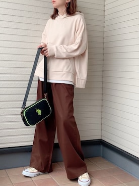 「DHOLIC（ディーホリック）のワイドストレートパンツ（その他パンツ）」を使った、紗衣さん（レディース・158cm）の秋コーディネート