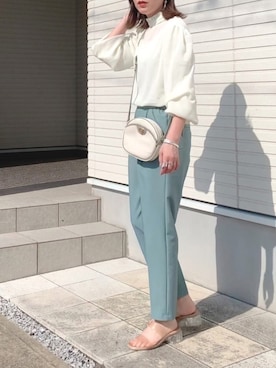 「reca（レカ）のアイテム（スラックス）」を使った、紗衣さん（レディース・158cm）の春コーディネート