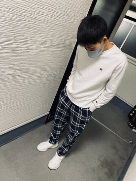 「アディダスオリジナルス」｜「アイテム（スラックス）」を使った、taさん（メンズ・172cm）の冬コーディネート
