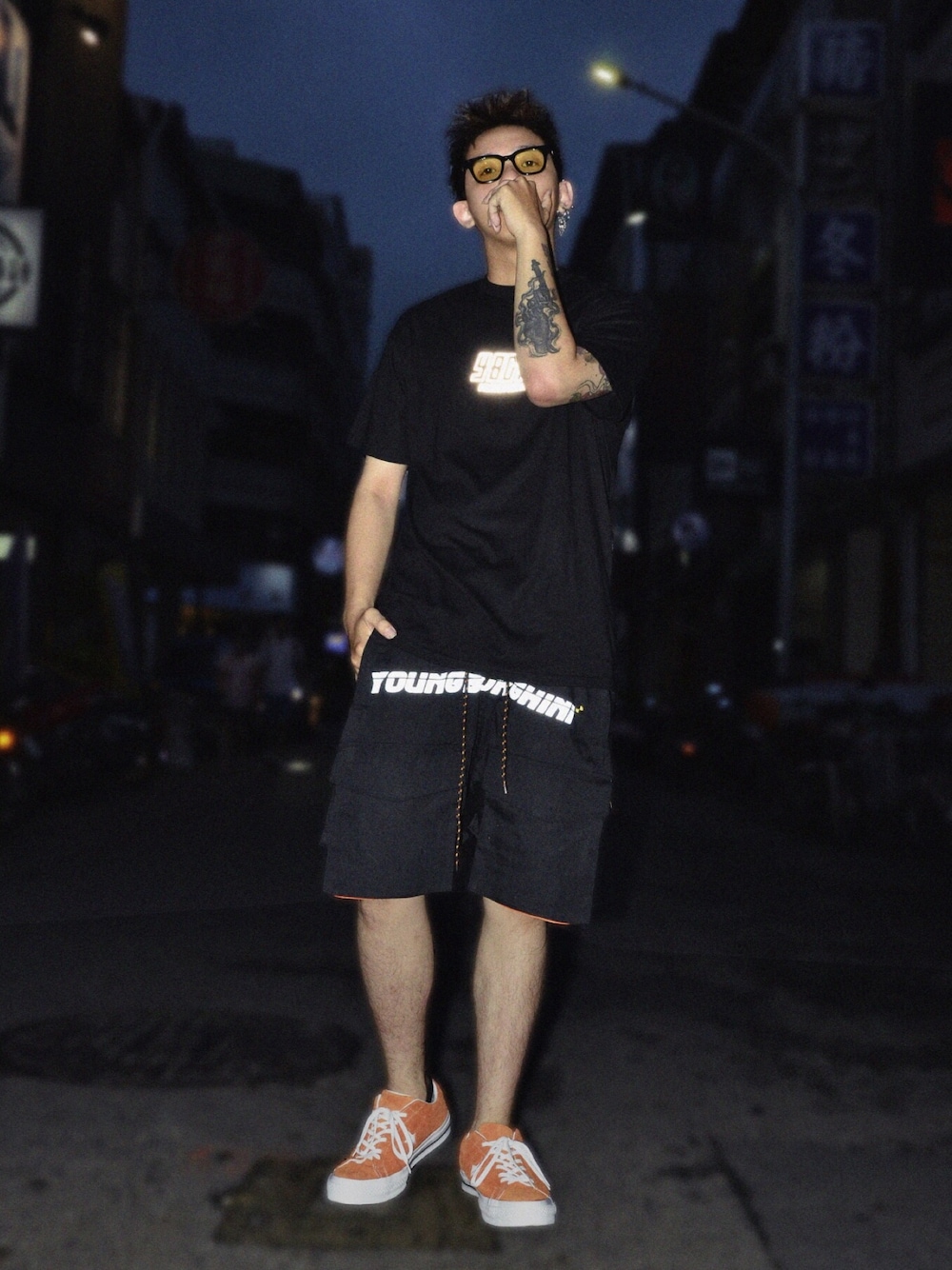 「Hollywood Heartbreaker、converse」｜「HOLLYWOOD HEARTBREAKERのアイテム（パンツ、ブラック系）」を使った、Lamb さん（メンズ・177cm）の夏コーディネートの1枚目の写真