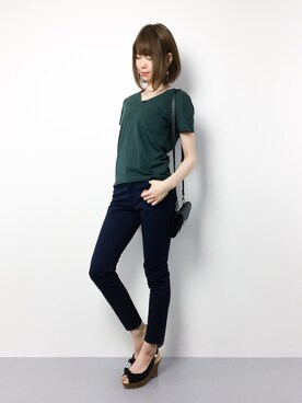 「AZUL by moussy（アズールバイマウジー）のｵｰｶﾞﾆｯｸｺｯﾄﾝVﾈｯｸ半袖PO（Tシャツ/カットソー）」を使った、miyaseさん（レディース・165cm）の春コーディネート