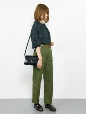 「カーキパンツ」｜miyaseさん（レディース・166cm）の秋コーディネート