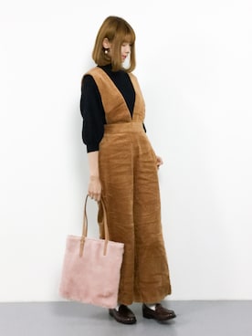 「アイテム（サロペット/オーバーオール、イエロー系）」を使った、miyaseさん（レディース・166cm）の冬コーディネート