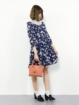 シアーチェック花柄ワンピースを使った人気ファッションコーディネート Wear