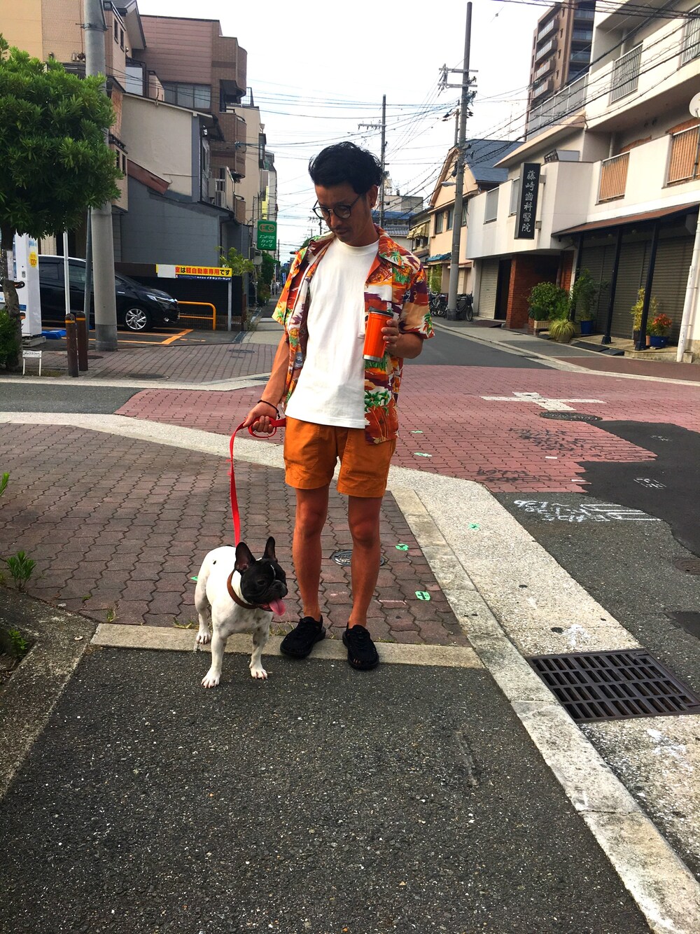 「サマースタイル、ゆるコーデ、リラックススタイル、短パン」｜「H&Mのアイテム（その他パンツ、オレンジ系）」を使った、シバ アキノリさん（メンズ・169cm）の夏コーディネートの1枚目の写真