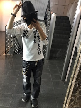 「ラブアンドピース2020」｜「アイテム（サンダル）」を使った、ともキングさん（メンズ・176cm）の秋コーディネート