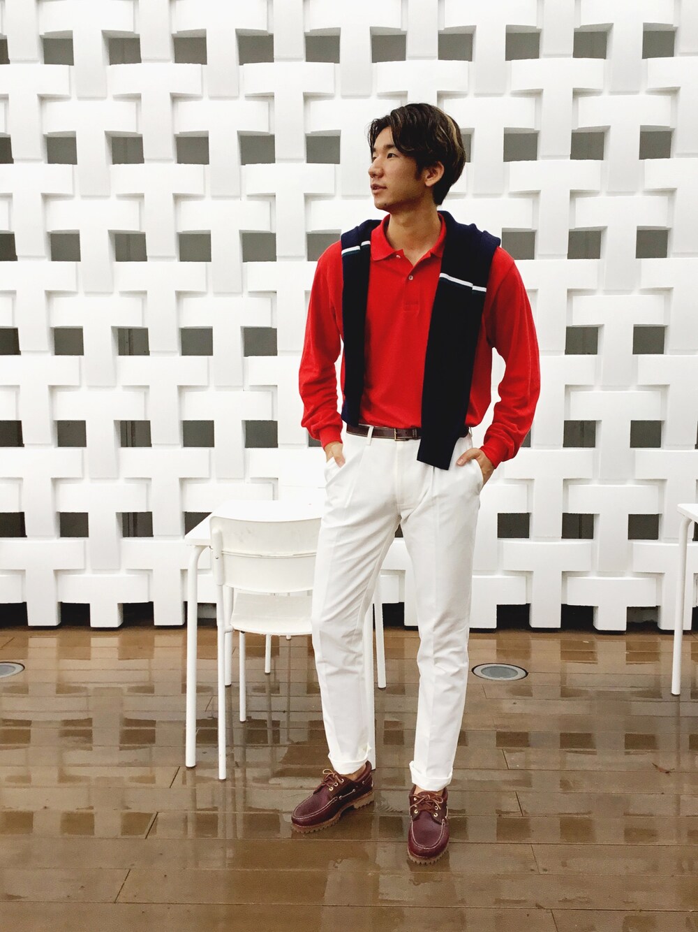「ラコステ、LACOSTE、スポーティー、クラシック、ポロシャツ、ニット、シンプルコーデ、シンプル、大人カジュアル、秋コーデ」｜「LACOSTEの『L.13.12』定番長袖ポロシャツ（ポロシャツ、レッド系）」を使った、SHO TONOさん（メンズ・184cm）の秋コーディネートの1枚目の写真