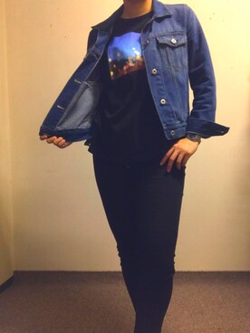 「UNIQLO（ユニクロ）のWOMEN ウルトラストレッチジーンズ（デニムパンツ）」を使った、三四郎さん（レディース・167cm）の春コーディネート