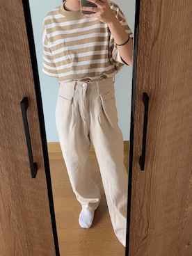 「GU（ジーユー）のアイテム（Tシャツ/カットソー、ベージュ系）」を使った、suzugrbb7910さん（レディース・151cm）の夏コーディネート