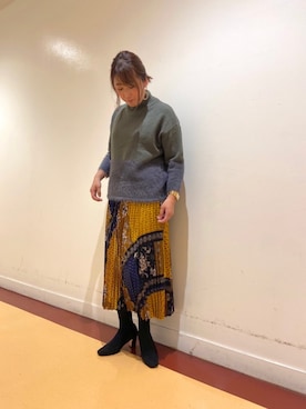 「Chez toi（シェトワ）の【プリーツとパッチワークで履くだけお洒落に】パッチワーク柄プリーツスカート（スカート、イエロー系）」を使った、たかぽんさん（レディース・163cm）の冬コーディネート