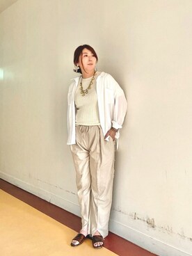 「Chez toi（シェトワ）のバックタックシャツ（シャツ/ブラウス、ホワイト系）」を使った、たかぽんさん（レディース・163cm）の春コーディネート