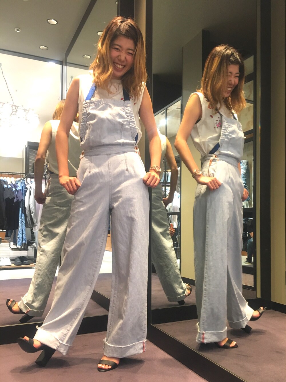 「夏コーデ、ワイドパンツ、カットオフデニム、タンクトップ、大学生、夏、フェススタイル、カジュアルコーデ」｜「DIESELの00SXSS0683B（サロペット/オーバーオール、ブルー系）」を使った、ちゃむ。さん（レディース・163cm）の夏コーディネートの1枚目の写真