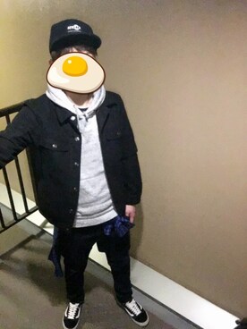 「atmos（アトモス）のアイテム（キャップ）」を使った、コッスーさん（メンズ・182cm）の春コーディネート