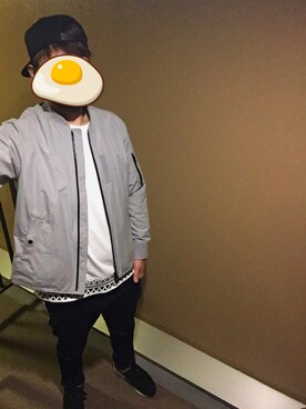 「niko and...（ニコアンド）のアイテム（MA-1）」を使った、コッスーさん（メンズ・182cm）の春コーディネート