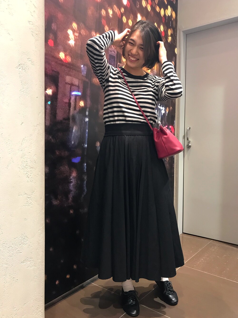 「agnes b.、agnes b. VOYAGE、アニエスベー、アニエスベー ボヤージュ、アニエスベー 18hiver、ボーダートップス、ロングスカート、羊革、2WAYﾊﾞｯｸﾞ、スタッズ」｜「agnes b． VOYAGEのアイテム（バッグ、レッド系）」を使った、agnesb.vo.tokyodaimaruさん（レディース・158cm）の秋コーディネートの1枚目の写真