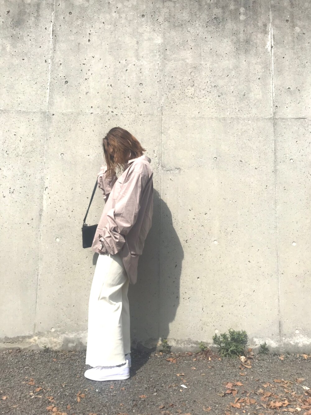 「ラフ、シャツスタイル、ワッフルパンツ、ワントーンコーデ」｜「KBFのアイテム（シャツ/ブラウス、ベージュ系）」を使った、ちゃんまいさん（レディース・165cm）の冬コーディネートの1枚目の写真