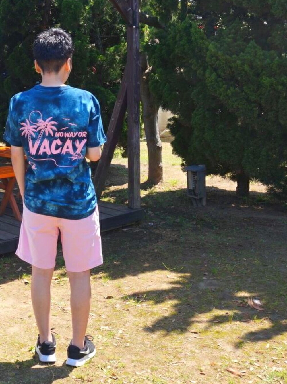 「BBQ、低身長」｜「American Eagleのアイテム（パンツ、ピンク系）」を使った、Yさん（メンズ・154cm）の春コーディネートの1枚目の写真