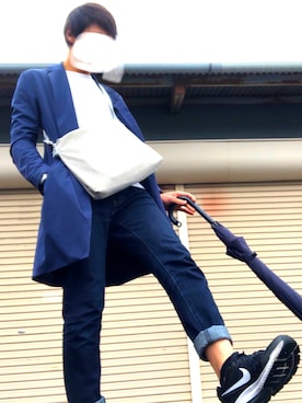 「傘」｜「アイテム（チェスターコート）」を使った、ゆぅさん（メンズ・173cm）の秋コーディネート