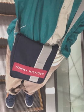 「TOMMY HILFIGER」｜「アイテム（ナイロンジャケット）」を使った、ミサトマンソンさん（メンズ・172cm）の冬コーディネート