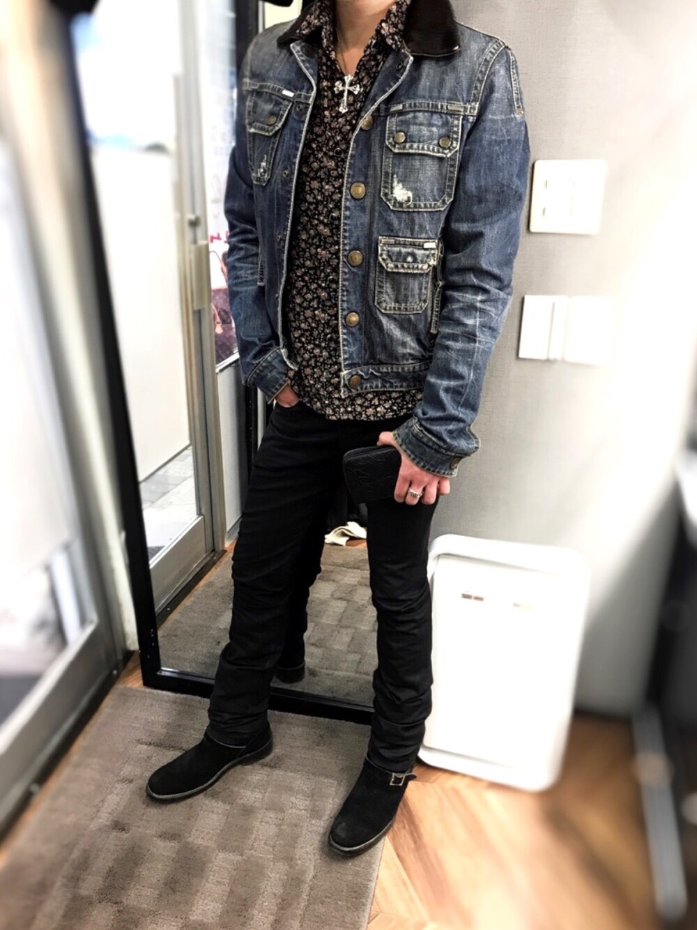「Dior HOMME、DSQUARED2、LONEONES、ディオールオム、ディースクエアード(Dsquared2)、ロンワンズ、おしゃれさんと繋がりたい、黒、Gジャン、WTIMES」｜「LONE ONESのアイテム（リング、シルバー系）」を使った、WTIMESさん（メンズ・173cm）の冬コーディネートの1枚目の写真