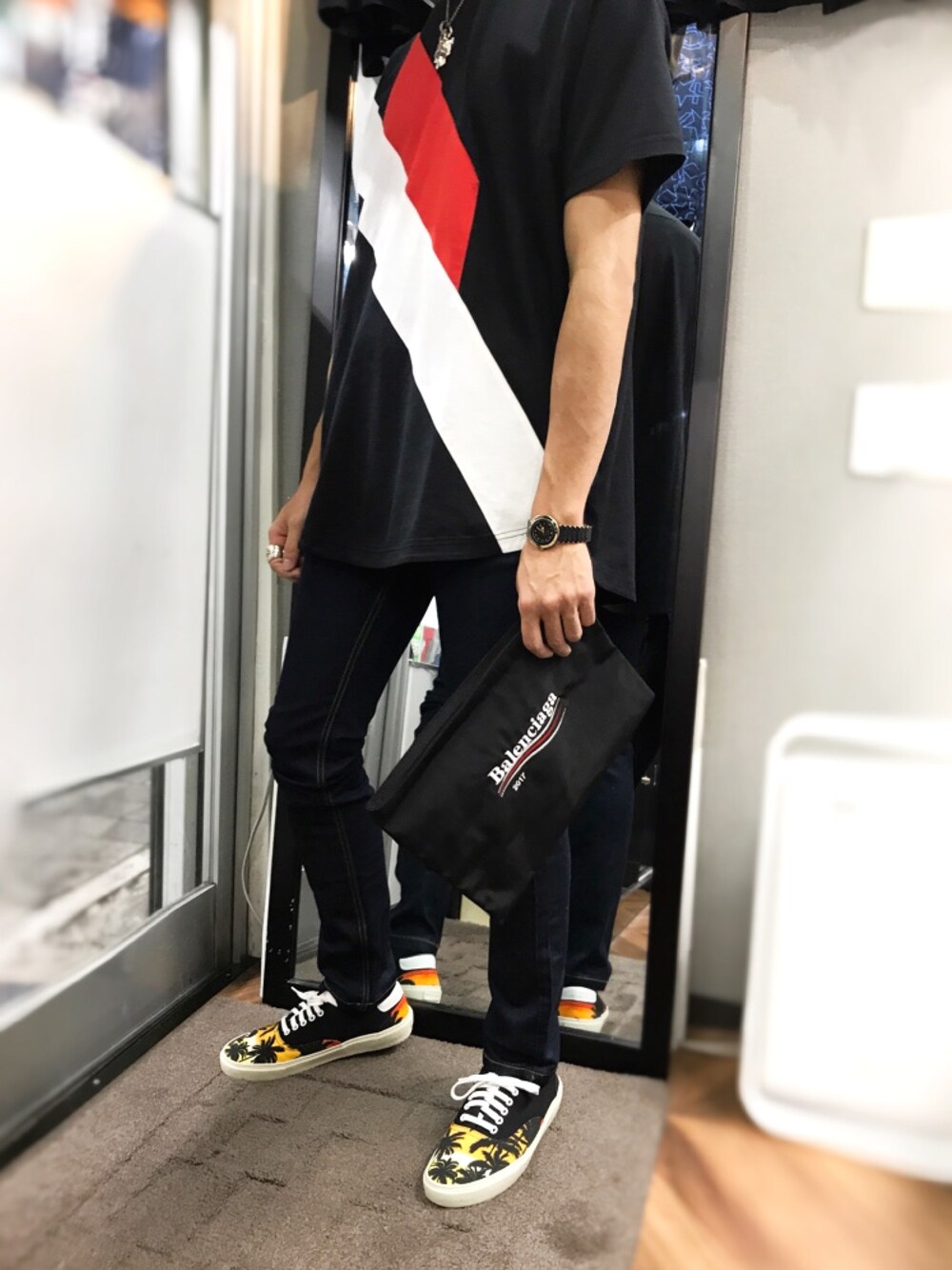 「GIVENCHY、BALENCIAGA、Chrome Hearts、Saint Laurent、TAG HEUER、おしゃれさんと繋がりたい、スニーカー、バレンシアガ、ジバンシィ、WTIMES」｜「SAINT LAURENT PARISのアイテム（スニーカー、ブラック系）」を使った、WTIMESさん（メンズ・172cm）の夏コーディネートの1枚目の写真